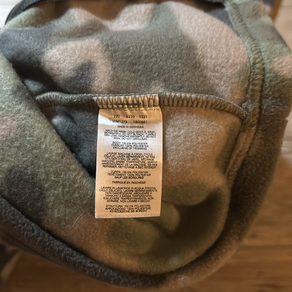 Columbia Camo Fleece With Black Trim Size Large - Picture 8 of 8